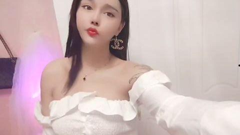 国产清纯cd伪娘视频,展现别样青春风采